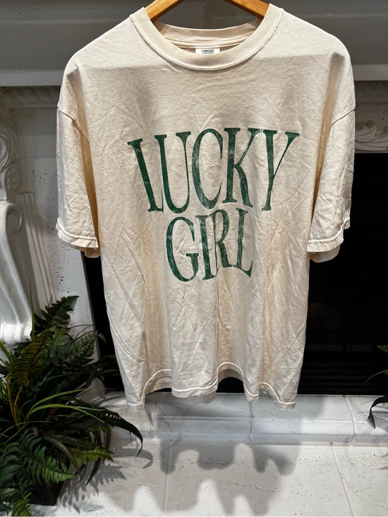 Comfort Colors Tops - Comfort Colors 'Lucky Girl' Short Sleeve Tee in Cream with Green Print